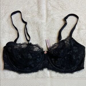 Victoria’s Secret Push-Up Without Padding Black Lace Bra. Size 34D